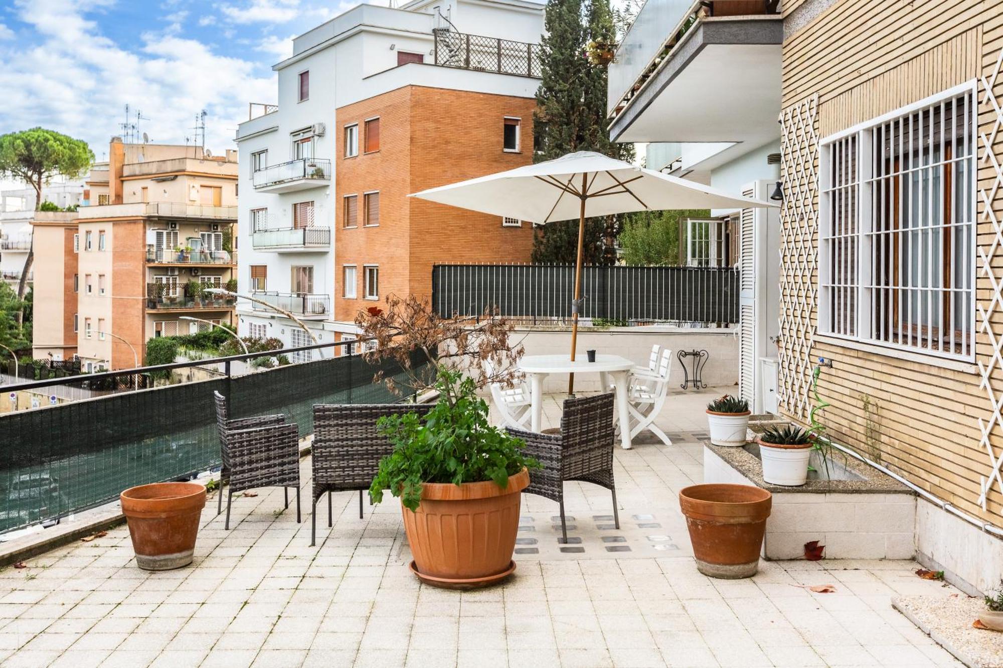 Apartment Zaira Terrace Rom